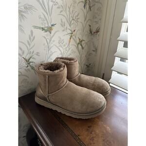 UGG Classic Ultra Mini Boot for Women - Size US 8 - Brown